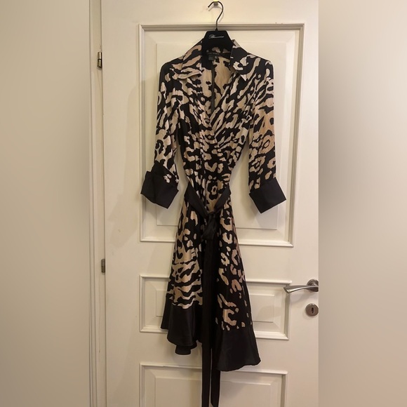Zara Black and Tan Wrap Dress with Notched Collar - Picture 1 of 9